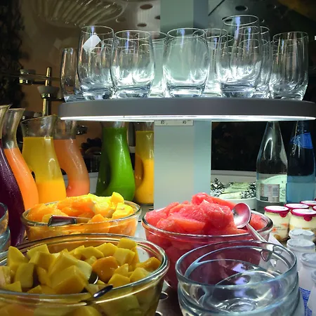 巴黎圣特罗佩兹酒店