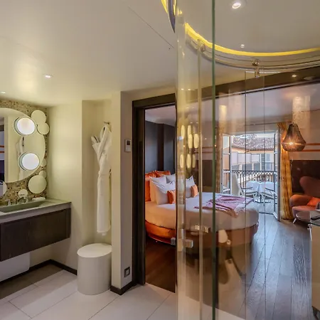 Otel De Paris