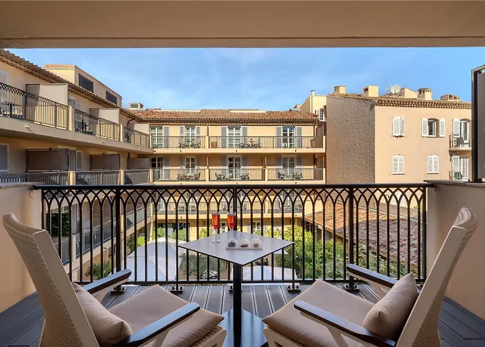 دو باريس سانت-تروبيه 5* سان تروبيه